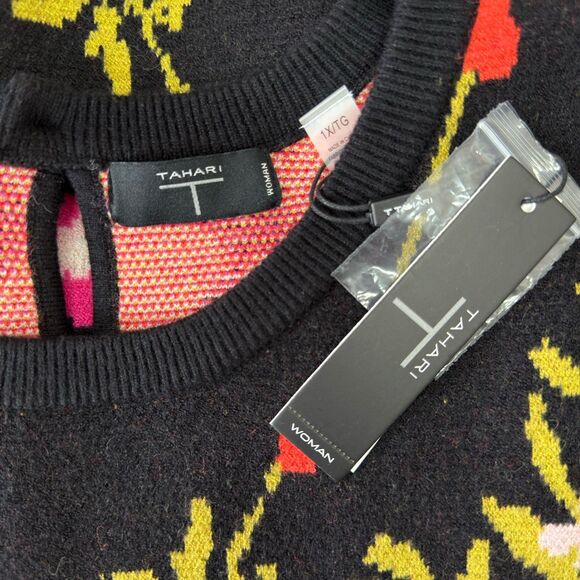 Tahari Pixel Floral Short Sleeve Sweater Blouse Size 1X Teacher Office Chic Art - Picture 6 of 11